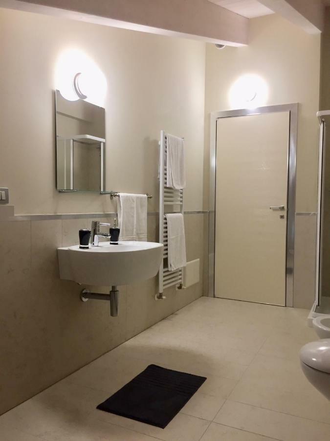 מאנטובה Residenza Virgiliana Suite Con Terrazza-Centro Storico מראה חיצוני תמונה